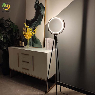 Candeeiro de mesa vertical do RGB do tripé luxuoso interno dinamarquês da personalidade da luz do salão de exposição de lâmpada de assoalho do diodo emissor de luz da arte do desenhista