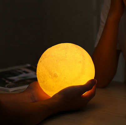 O toque criativo Muti remoto colore a lâmpada pequena da lua da cópia 3d para crianças