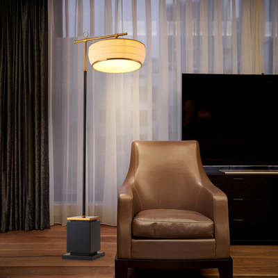 exposição vertical Hall Bedroom Floor Lamp das lâmpadas do diodo emissor de luz do ferro do preto 40W